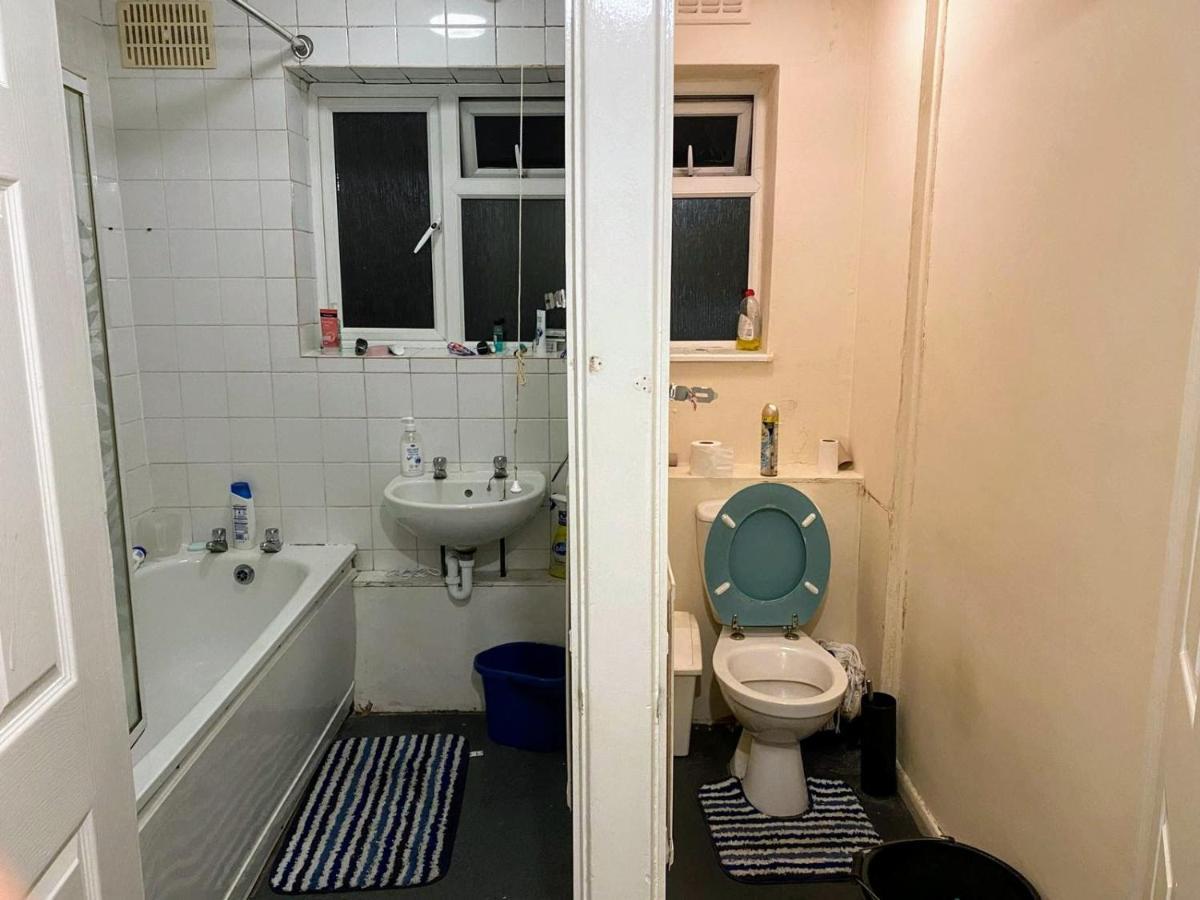Comfortable Double Bedroom In London Hornchurch Extérieur photo
